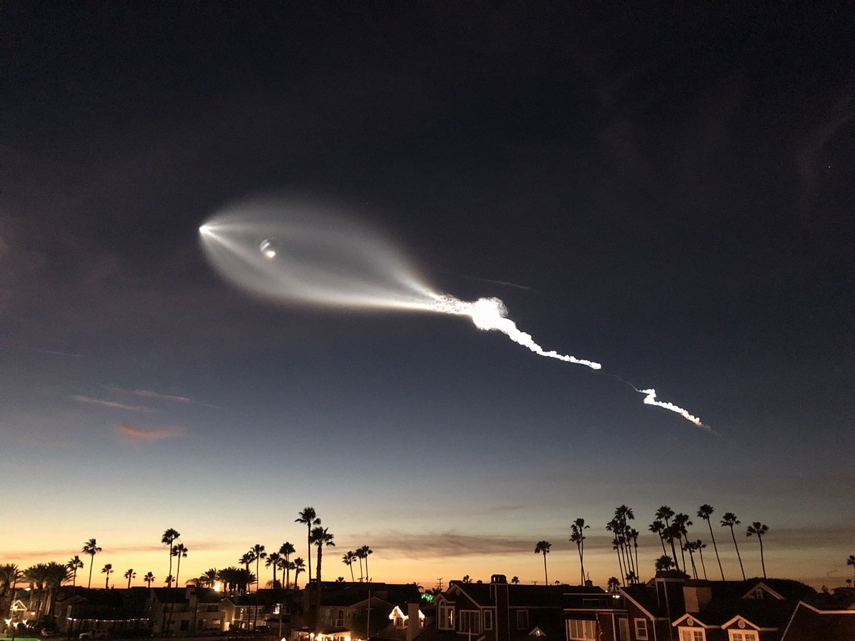 La impactante imagen de un objeto volador en el cielo que causó terror