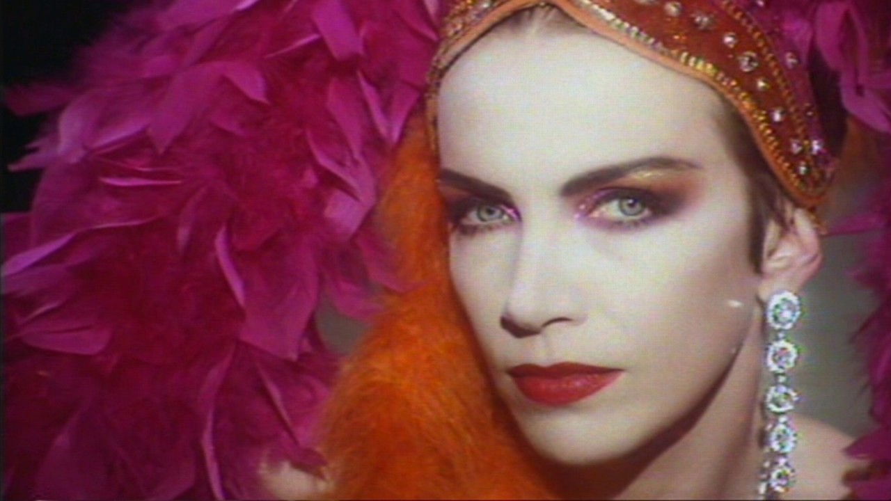 Primer álbum "Diva" De Annie Lennox Cumple 27 Años — Rock&Pop