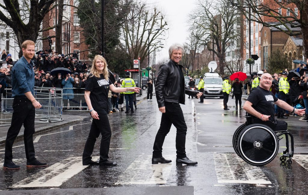 Principe Harry, Bon Jovi y miembros de la Fundación Invictus Games