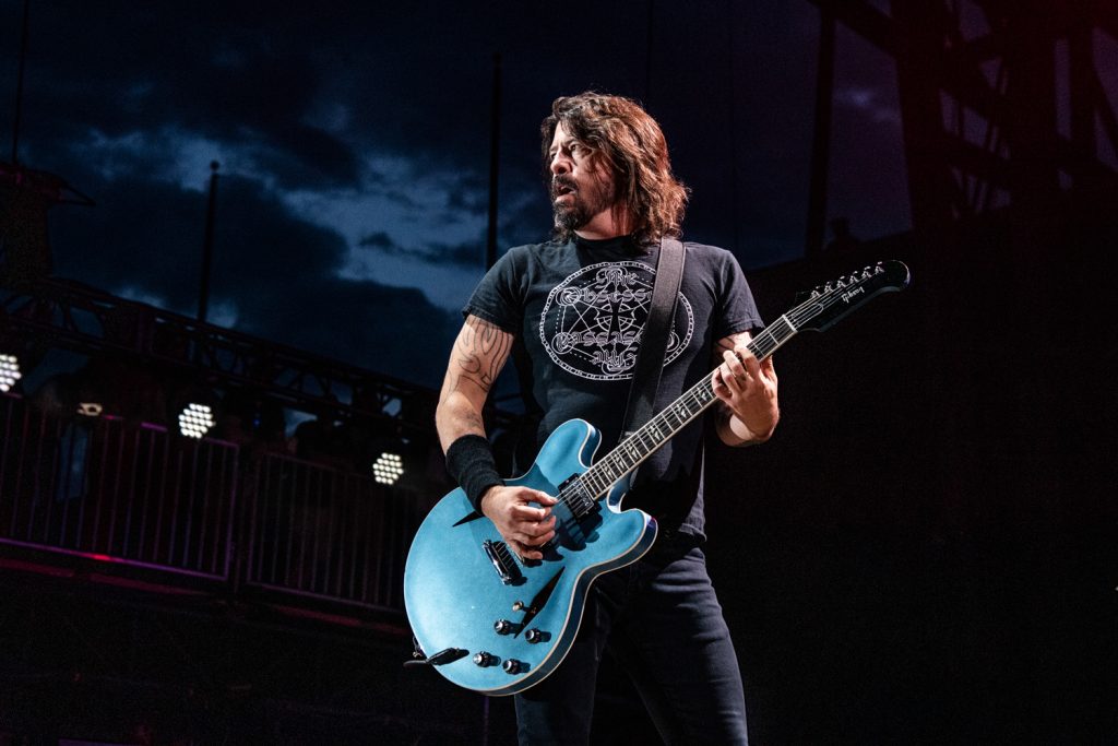 Dave Grohl comparte una ecléctica playlist para cada etapa de la pandemia