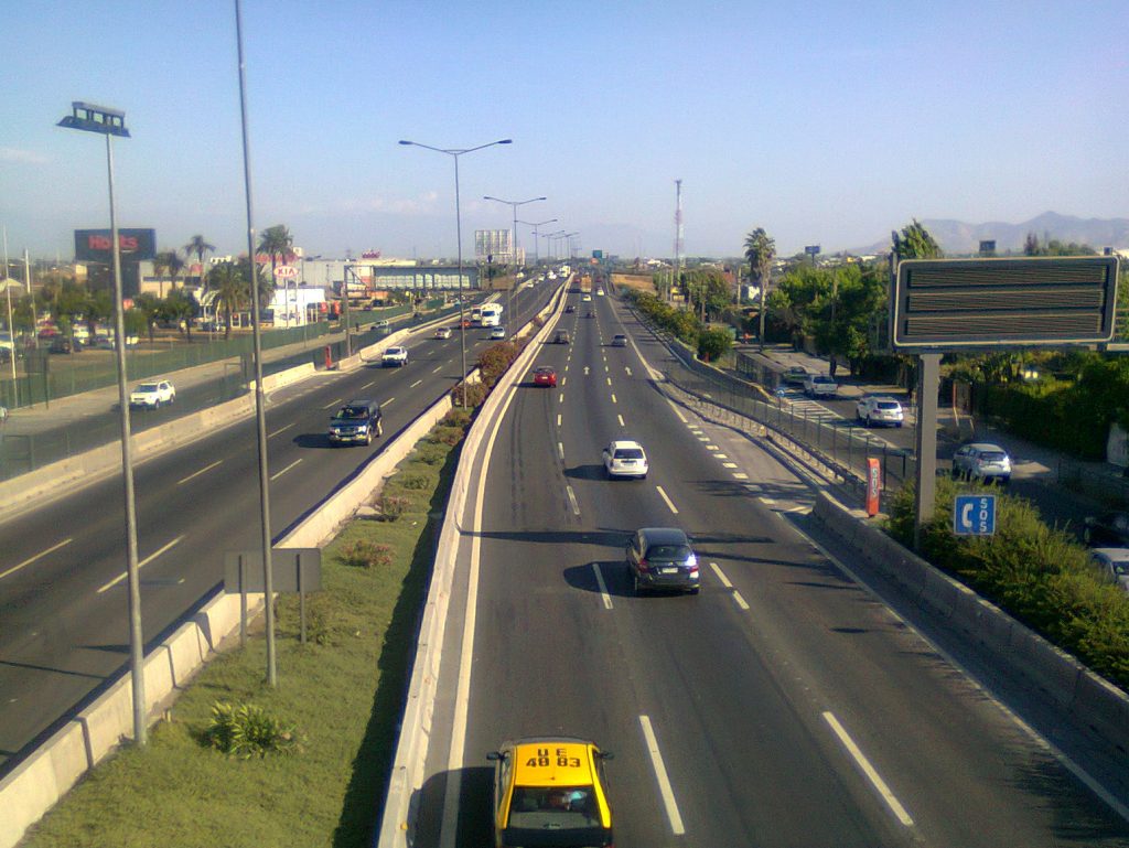 Tres autopistas fueron sorprendidas cobrando tarifas en exceso