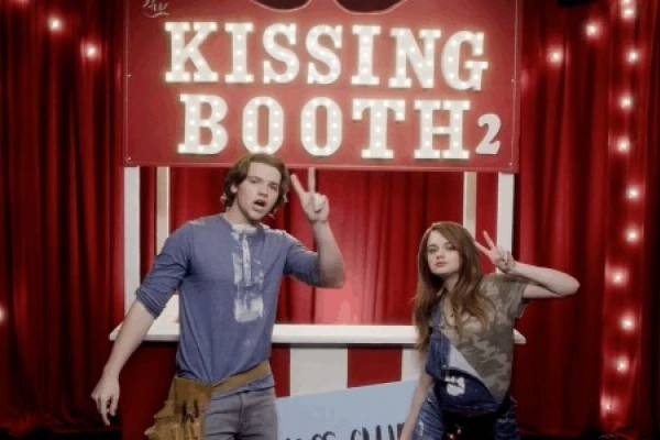 Netflix lanza el último trailer de "El stand de los besos"