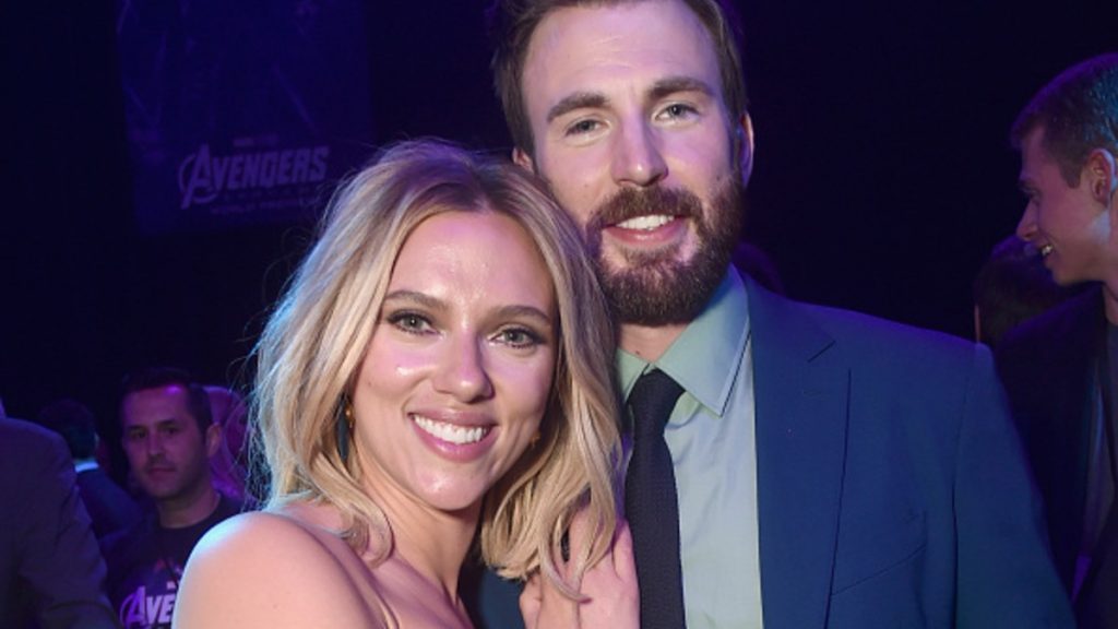 Scarlett Johansson y Chris Evans