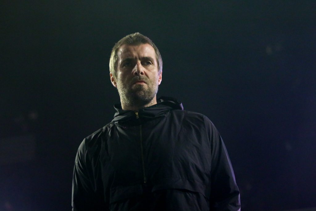 liam gallagher caida de un helicoptero accidente terrible fotografias imagenes heridas cara rostro labio ceja tajo oasis concierto isla wight isle of concierto show