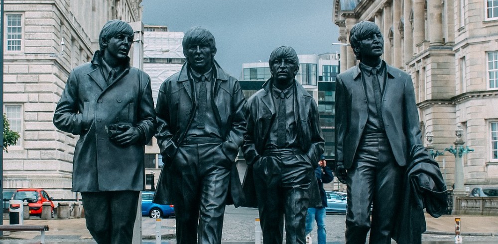 Beatles,statue,MA,banner