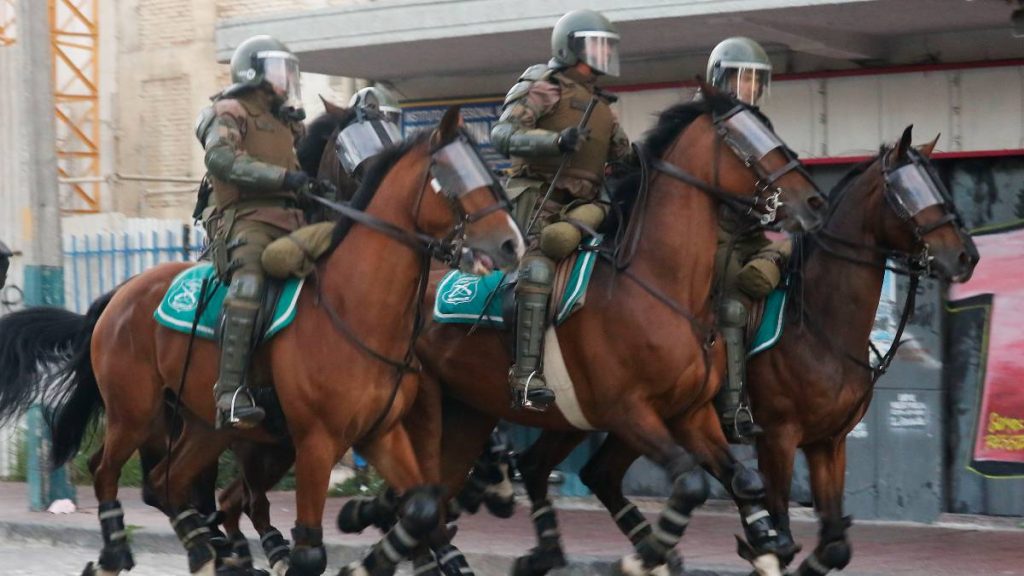 Caballos Disturbios Carabineros Agencia Uno