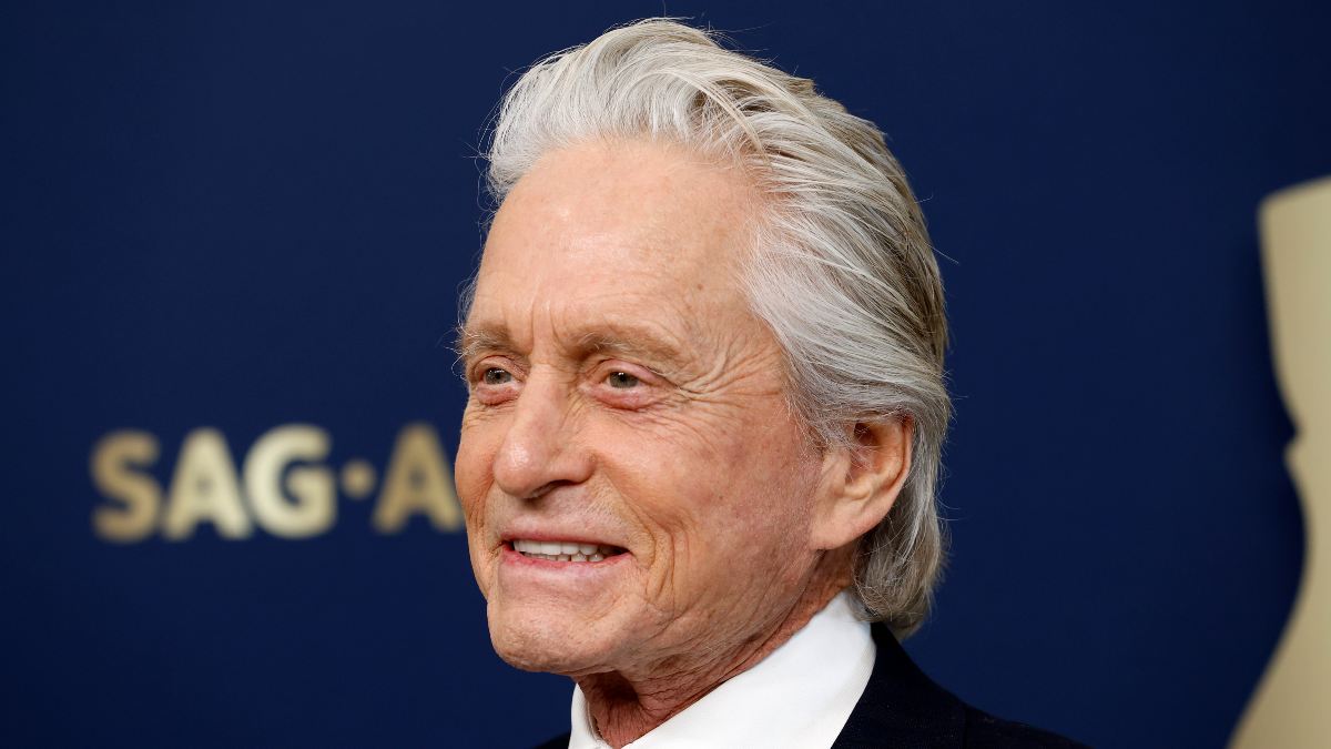 Irreconocible Michael Douglas Estrena Curioso Cambio De Look Rock Pop   Michael Douglas Cambio De Look 