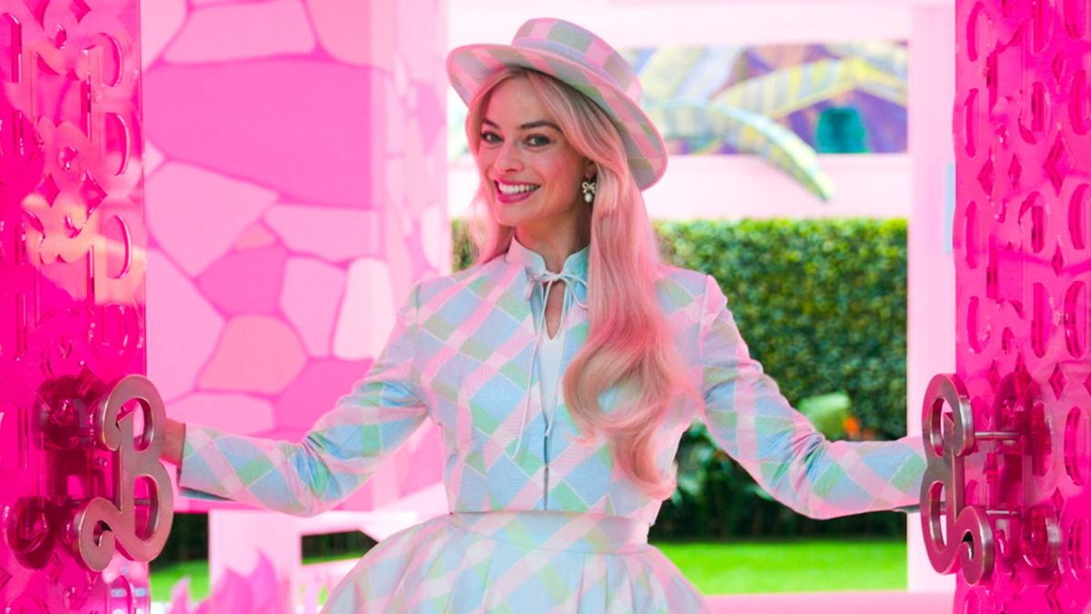 Margot Robbie nos da un house tour por su casa de 'Barbie' — Rock&Pop