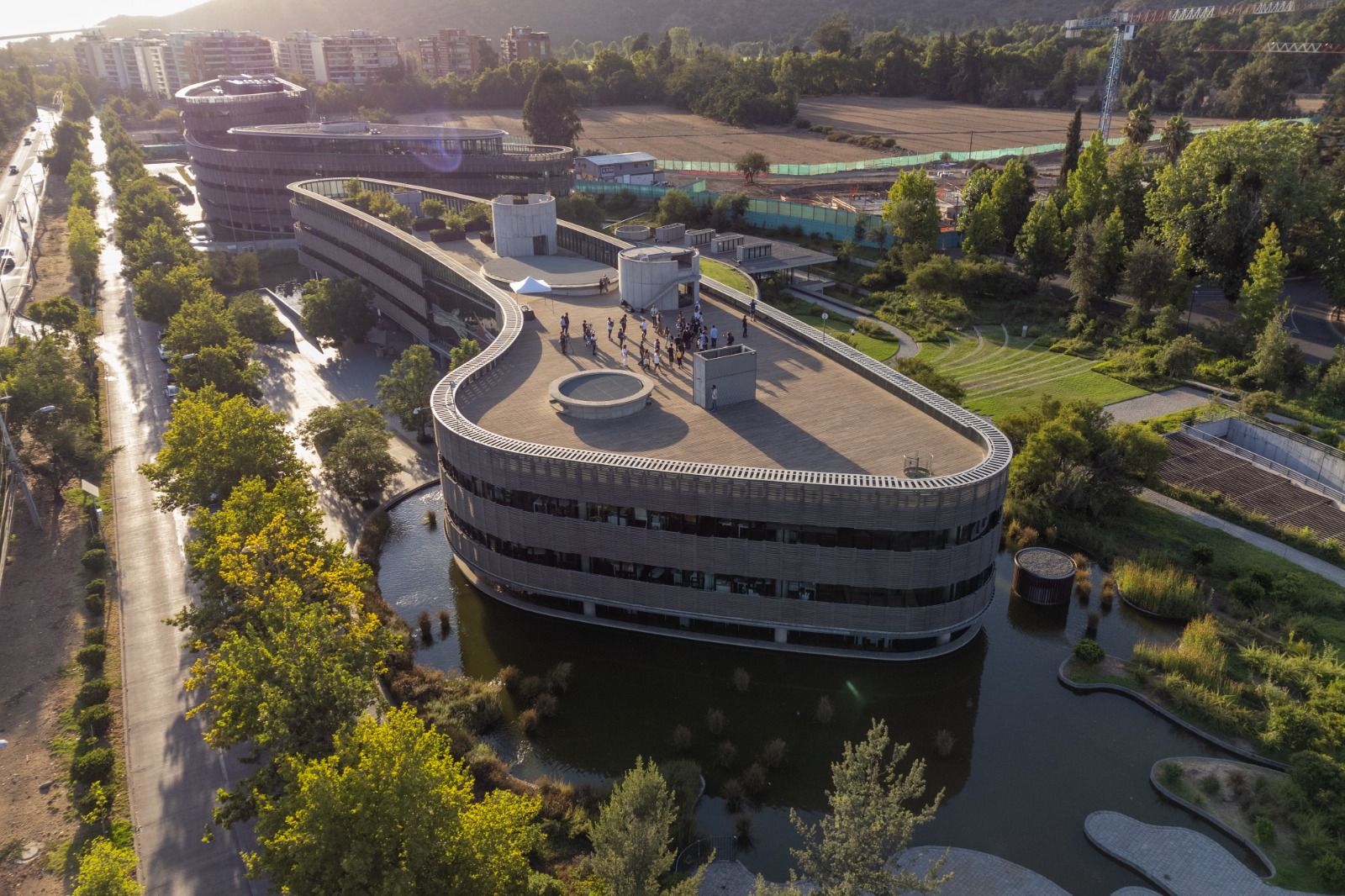 Foto: Vitacura. Edificio Tánica. Créditos Fundación Aldea