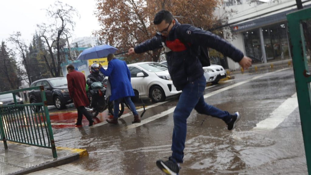 Lluvia en Santiago