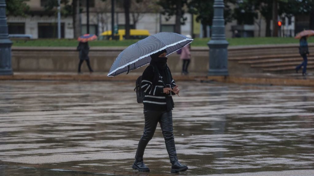 Lluvia en santiago hora web A_UNO_1481369