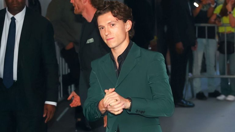 Tom Holland The Crowded Room polémica