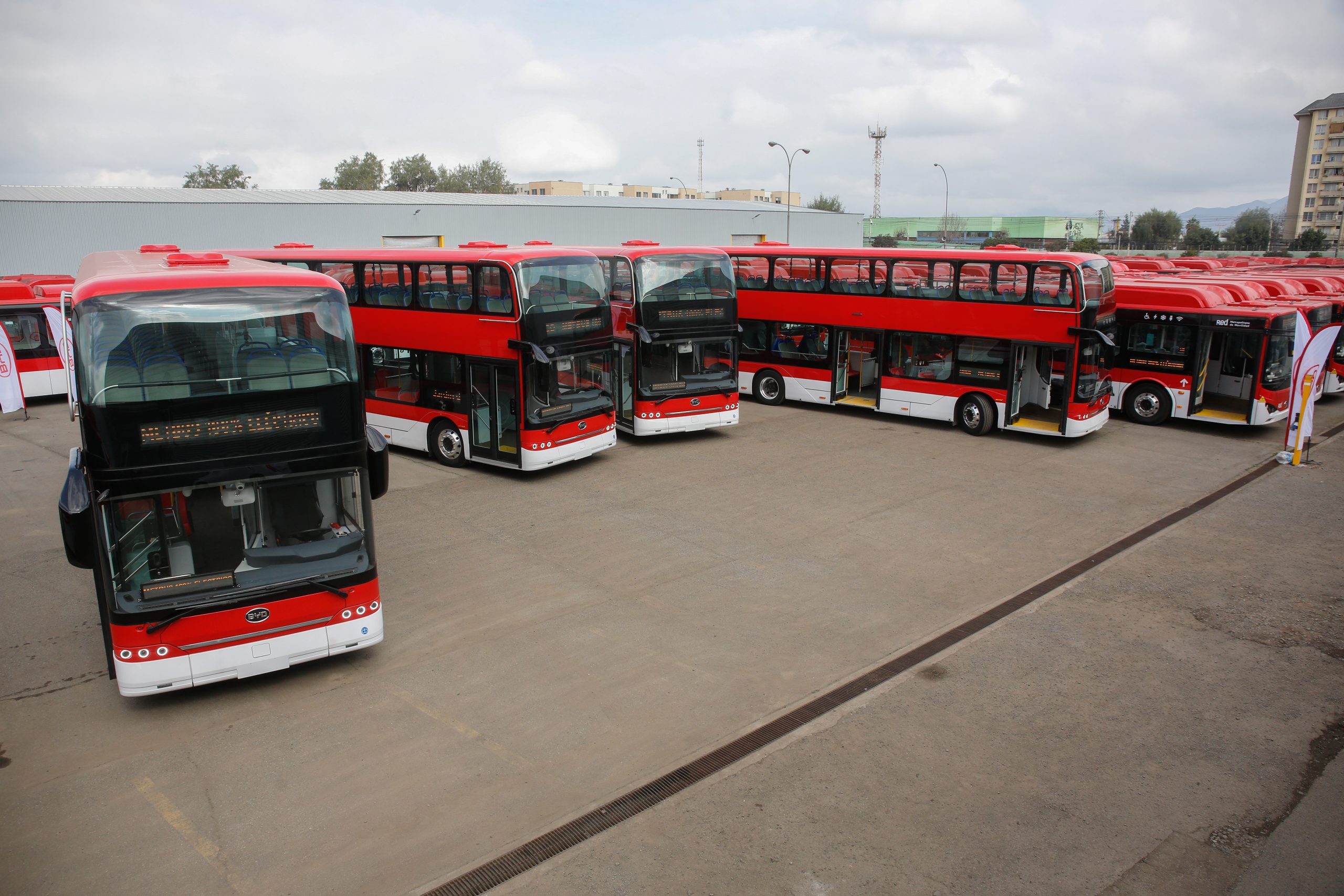 Buses de 2 pisos para el sistema RED Foto: AGENCIAUNO