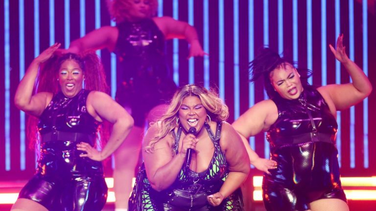 Lizzo y sus bailarinas GettyImages-1564976622