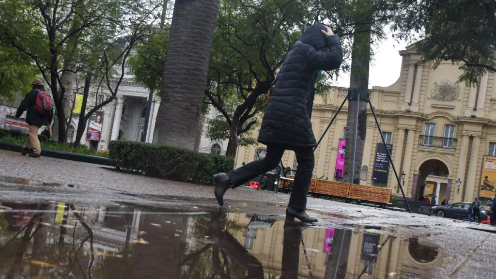 Lluvia Santiago