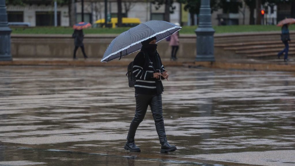 Lluvia zona central de chile A_UNO_1481369 erb