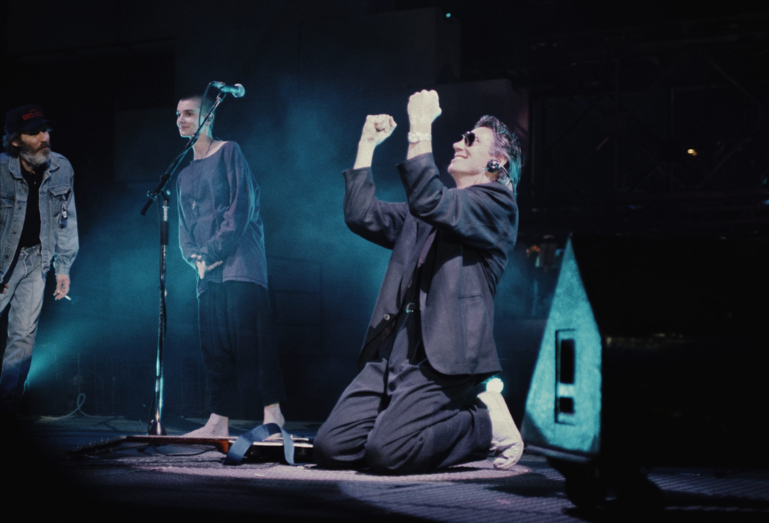 Sinéad O'Connor y Roger Waters en The Wall en Berlín, 1990. Foto: Getty Images