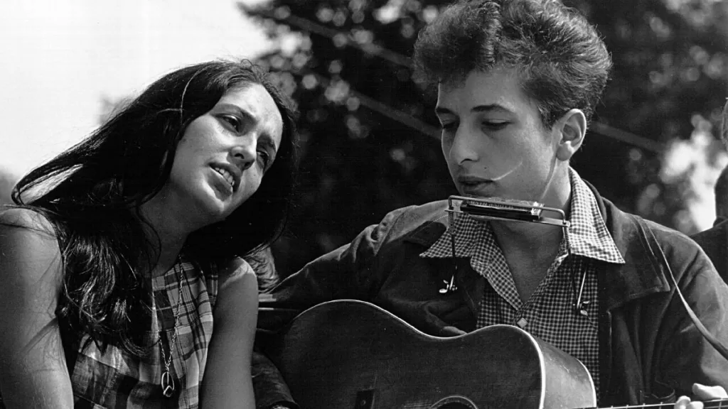 Joan Baez Bob Dylan GettyImages-807911 web