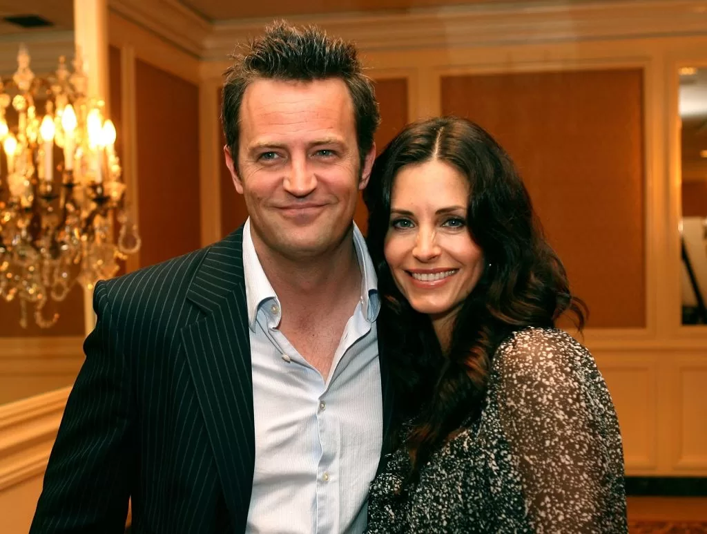 Matthew Perry y Courteney Cox en 2006. Foto: Getty Images.