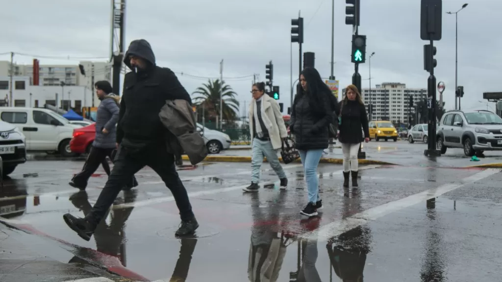 Lluvia en santiago frío A_UNO_1484638 web