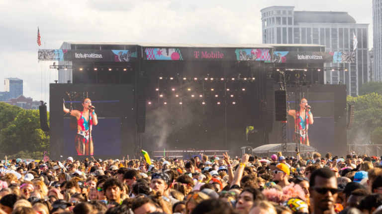 Artista revelación rompe récord en Lollapalloza 2024