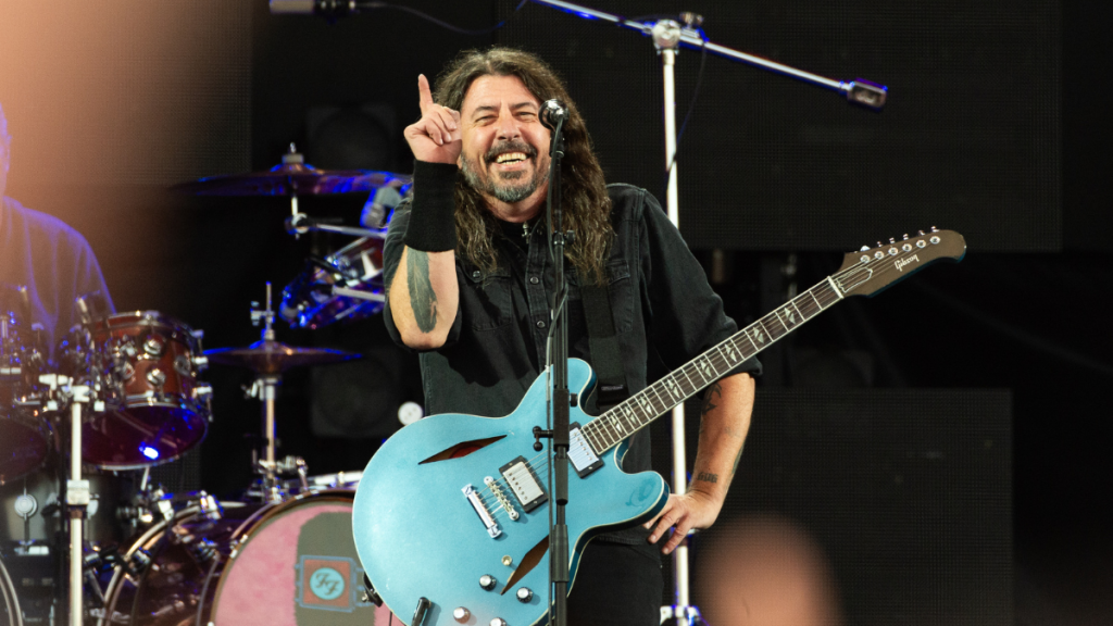 Dave Grohl rinde tributo a Tenacius D