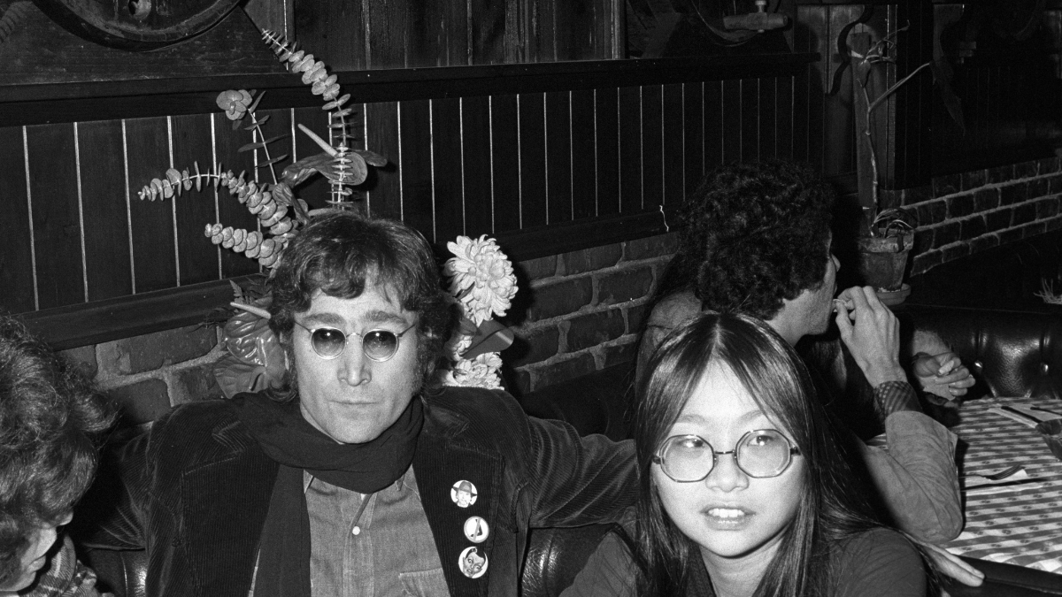 John Lennon y May (Getty Images)