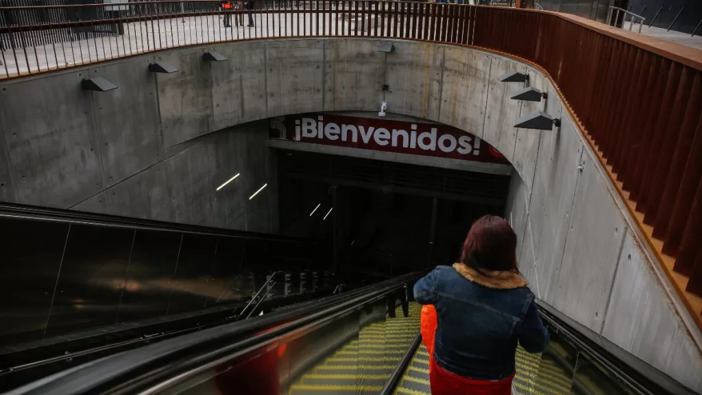 Metro de Santiago Línea 3 A_UNO_1505586