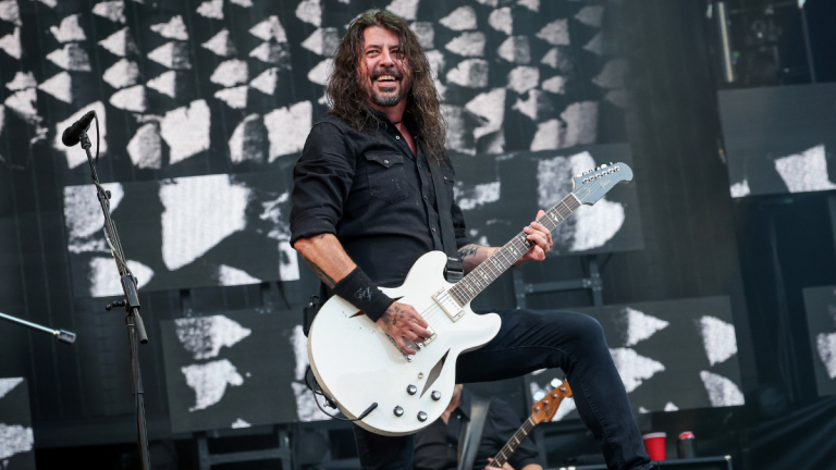 Dave Grohl admite ser padre fuera de su matrimonio