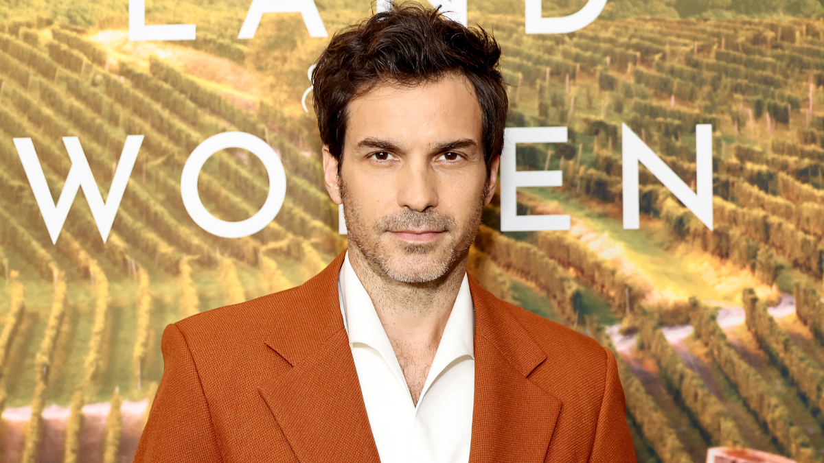 Santiago Cabrera