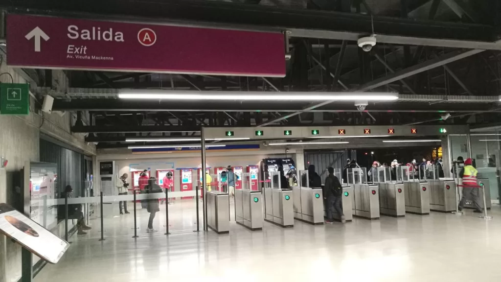 Estación Línea 6 A_UNO_953302 metro de santiago