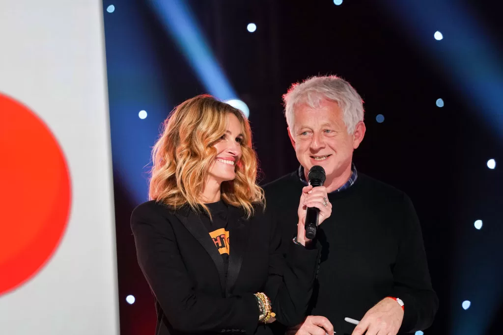 Julia Roberts y Richard Curtis | Getty Images