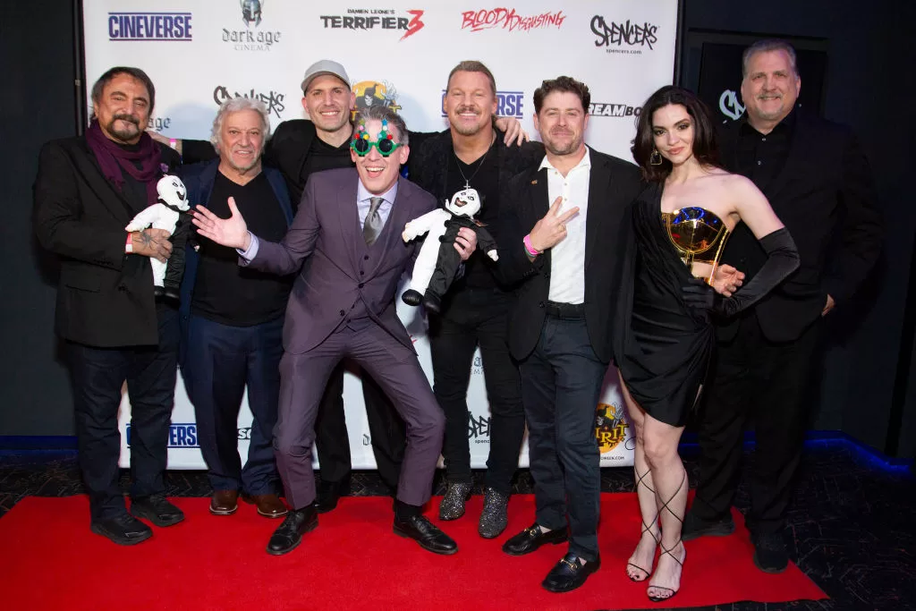 Damien Leone junto a parte del elenco de Terrifier 3 | Getty Images