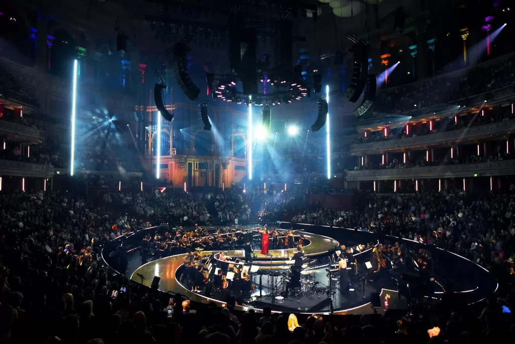 Dua Lipa en vivo desde el Royal Albert Hall. Foto: Getty Images.