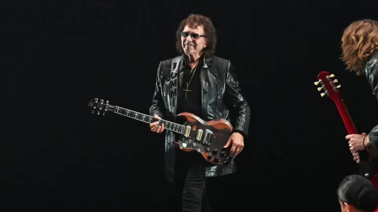 Tony Iommi GettyImages-1743333438 web