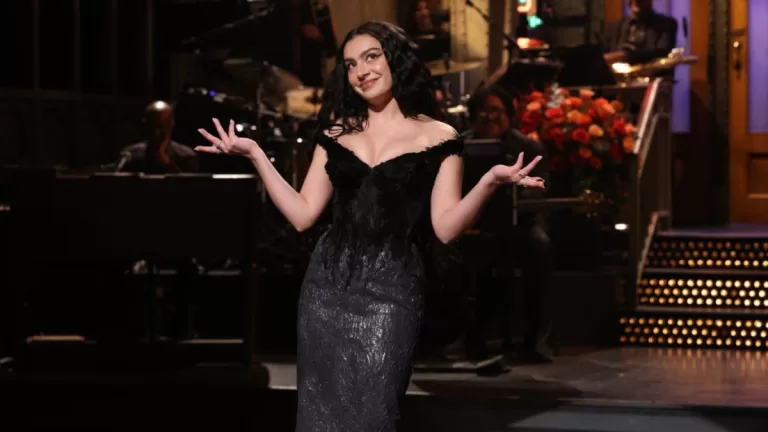 Charli XCX en SNL