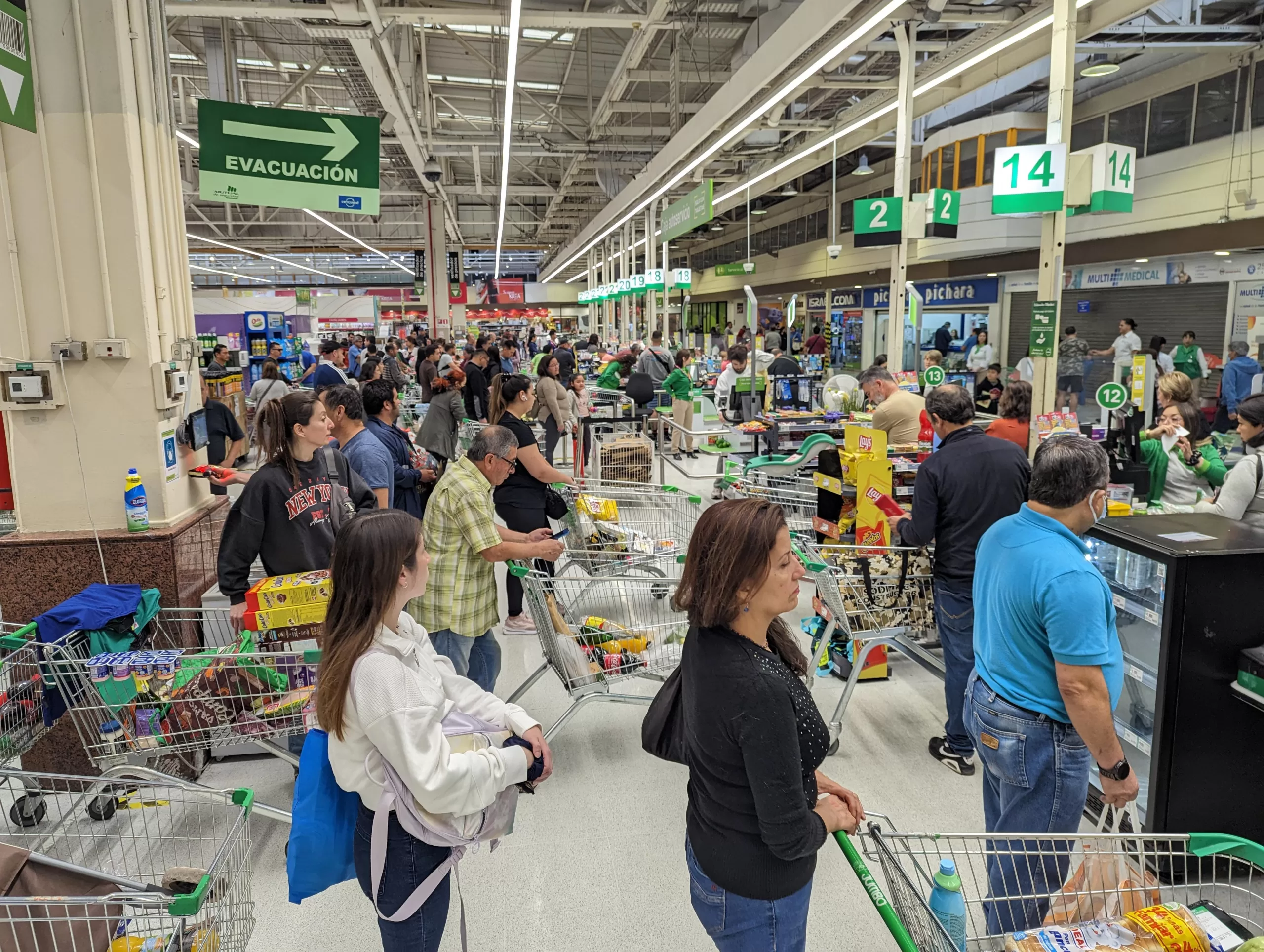 Los supermercados cerrarán aproximadamente a las 18:00 horas este 31 de diciembre | Agencia Uno