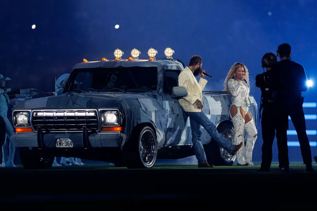 Beyoncé y Post Malone en vivo. Foto: GettyImages. 